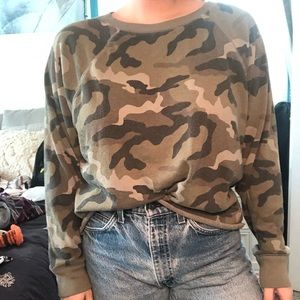 AE CREWNECK SWEATSHIRT